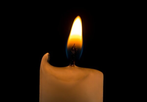 Velas de 7 Dias: O que é e por que Duram Mais?